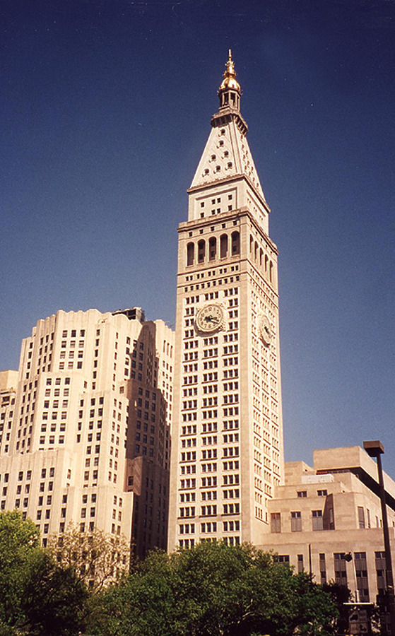 Metropolitan Life Tower by Nate Lindsey
