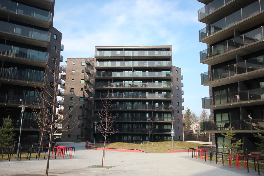 John Strandruds vei 13-17 by Kjetil Balog