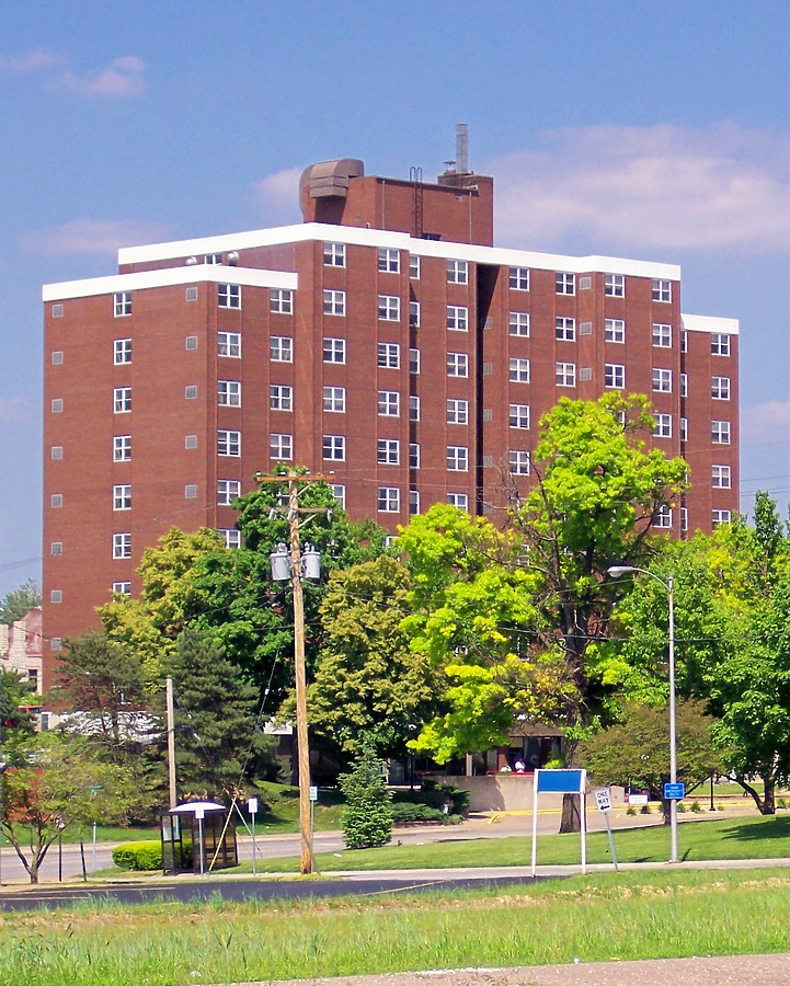 Lampe Hi-Rise Apartments by Ryan Hildebrand