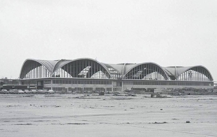 Saint Louis Lambert International Airport Terminal 1 by Eric Wachter