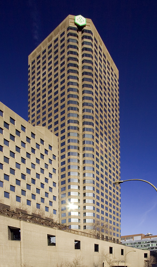Le Complexe Desjardins, Tour Sud by Pavel Toczynski