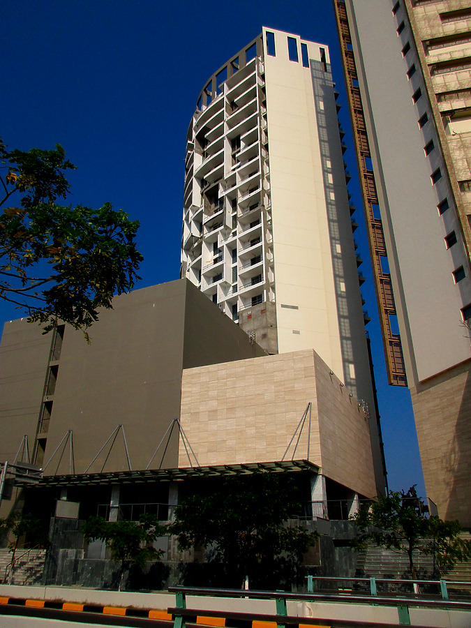 Hilton Da Nang North Tower by Daniel Kieckhefer