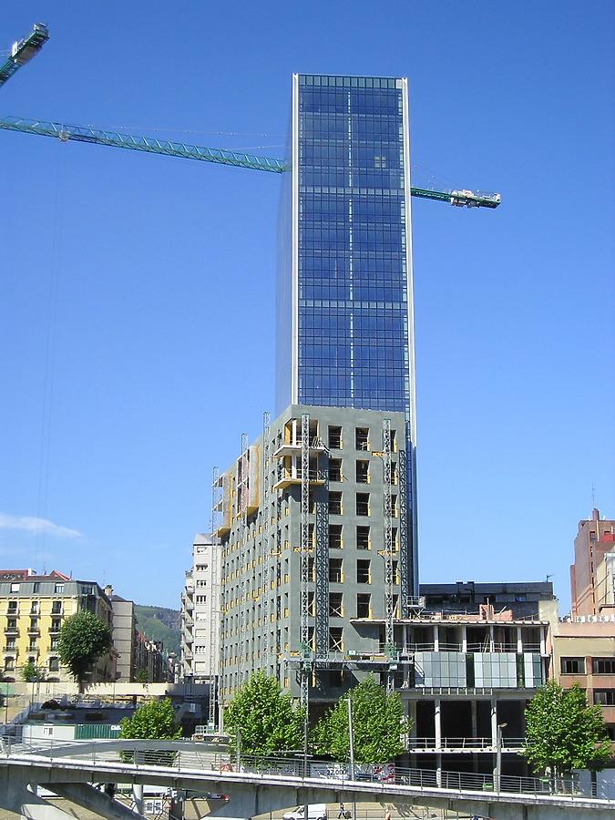 Isozaki Atea I by Mikel Allende