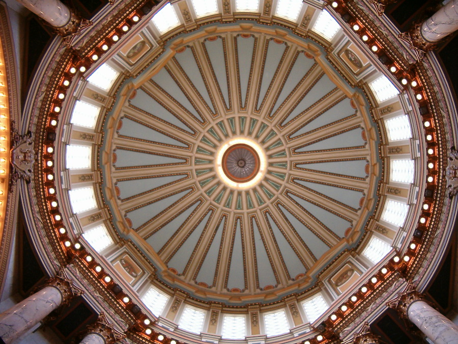 Mississippi State Capitol by Rodney Gunn