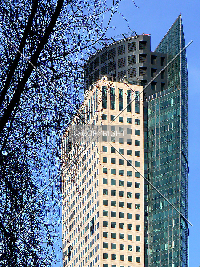 Torre Mayor by Luis Ibáñez