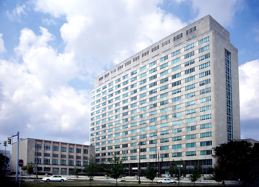 524-635-193