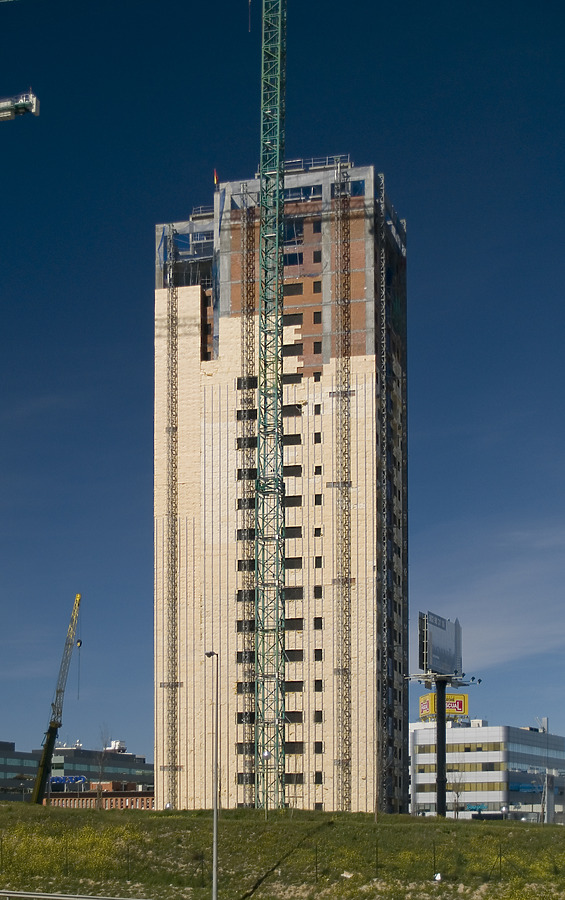 Torre Ámbar by Cesar Serrano