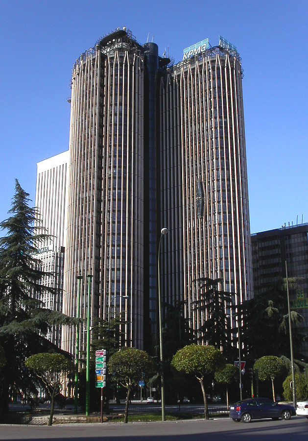 Torre Europa by Cesar Serrano