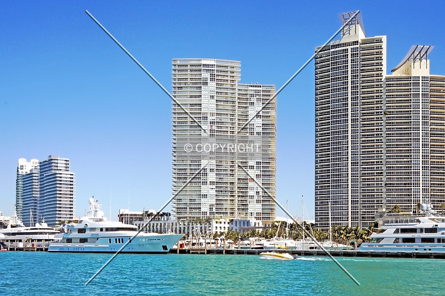 ICON at South Beach by Jorge Molina