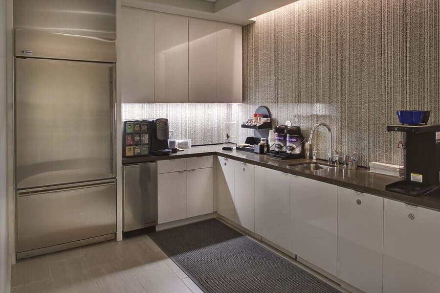 One Metropolitan Square by PARIC Corporation