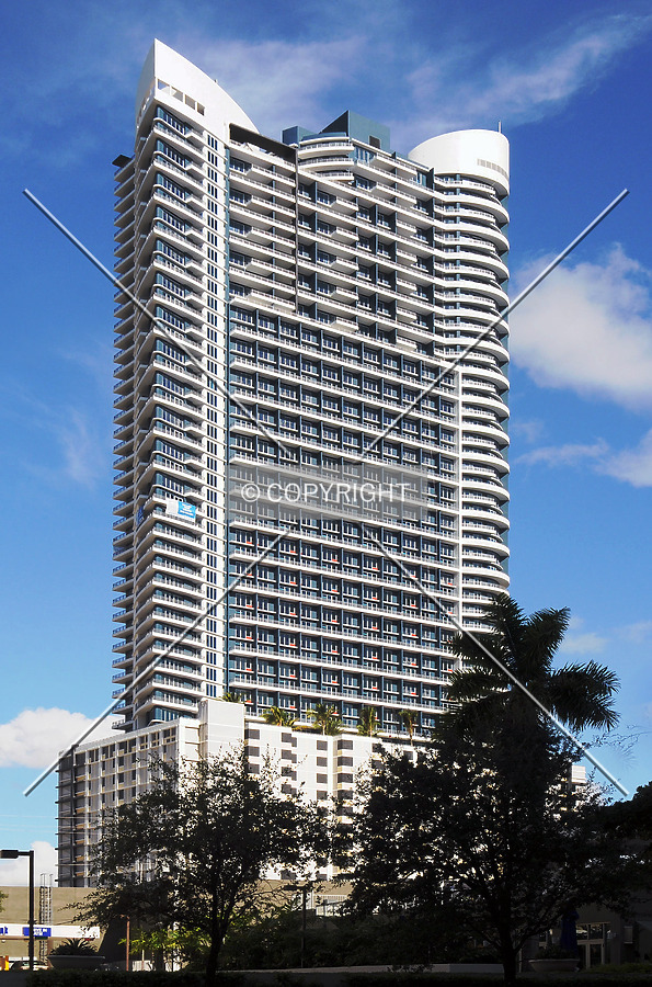 Infinity at Brickell by Jorge Molina