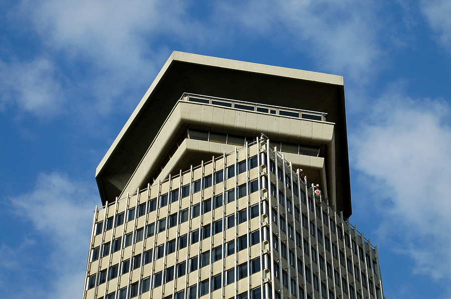 Edificio Colón by John Bek
