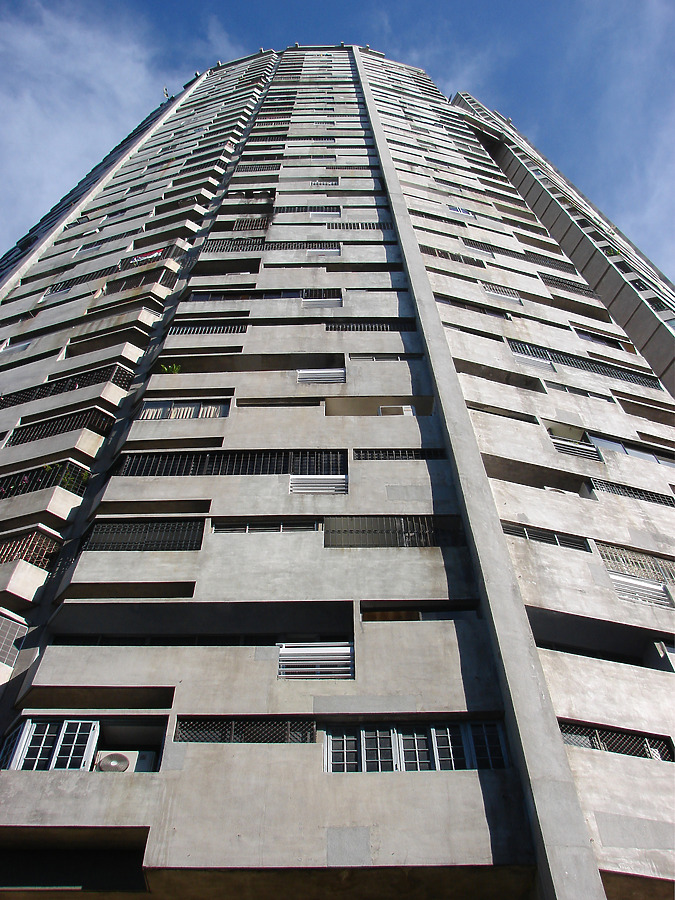 Pearl Bank Apartments by Horst Kiechle