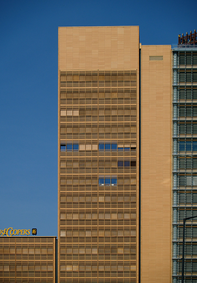 Potsdamer Platz 11 by Cesar Serrano