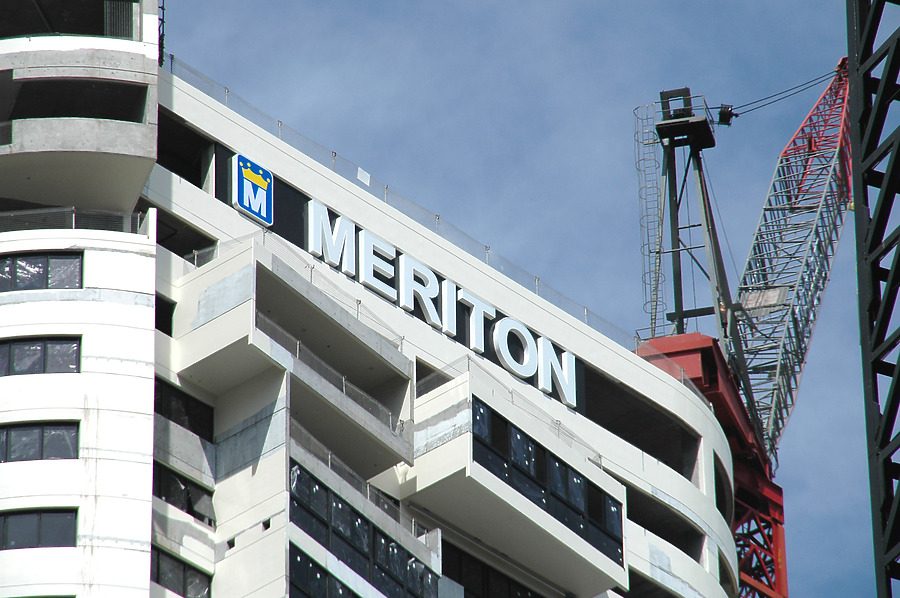 Meriton Tower by John Bek