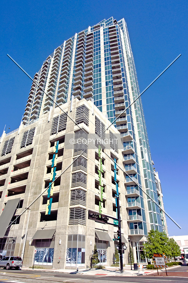 Element by Jorge Molina