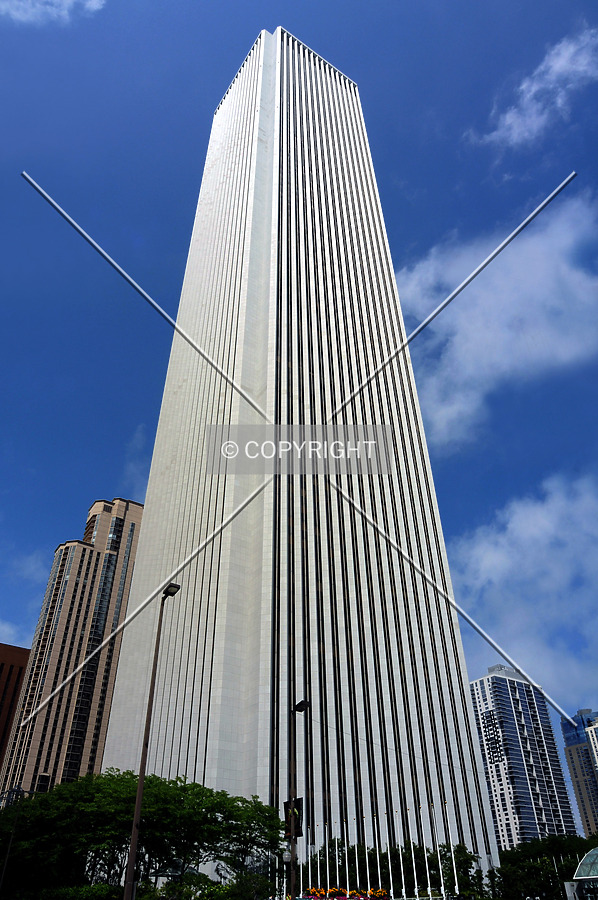 Aon Center by Jorge Molina