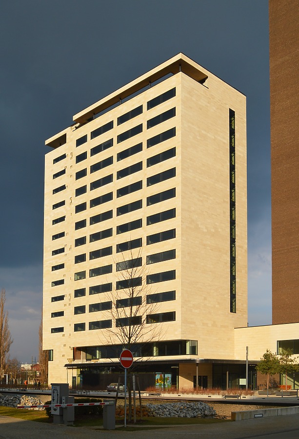 Courtyard Marriott by Huopa