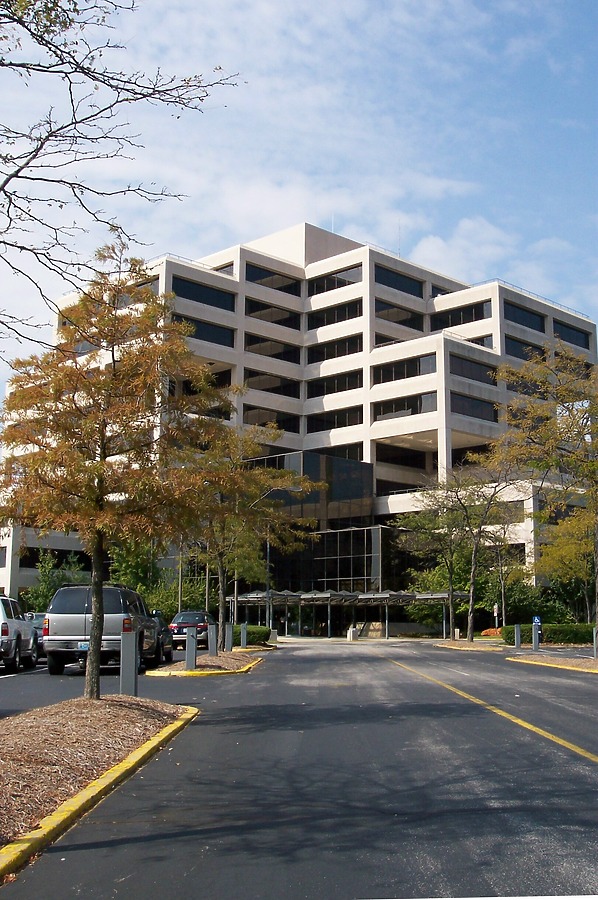 Edward Jones Building by Ryan Hildebrand