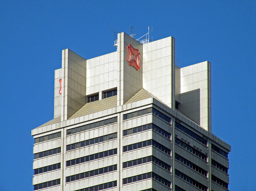 DBS Tower One by Horst Kiechle