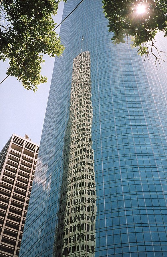 Wells Fargo Plaza by Kevin Lehnhardt