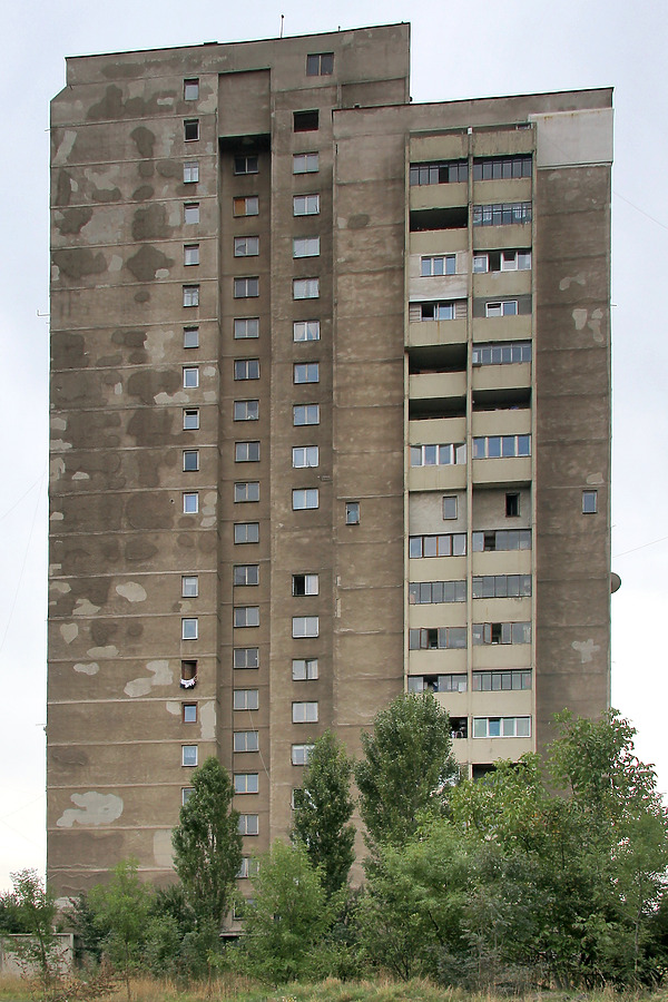 Slatina, Block 33 by Kaloian