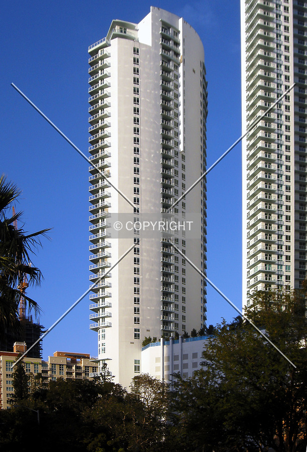 Quantum on the Bay North Tower by Jorge Molina