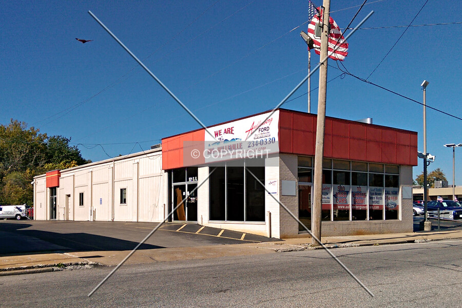 921 South Illinois Street