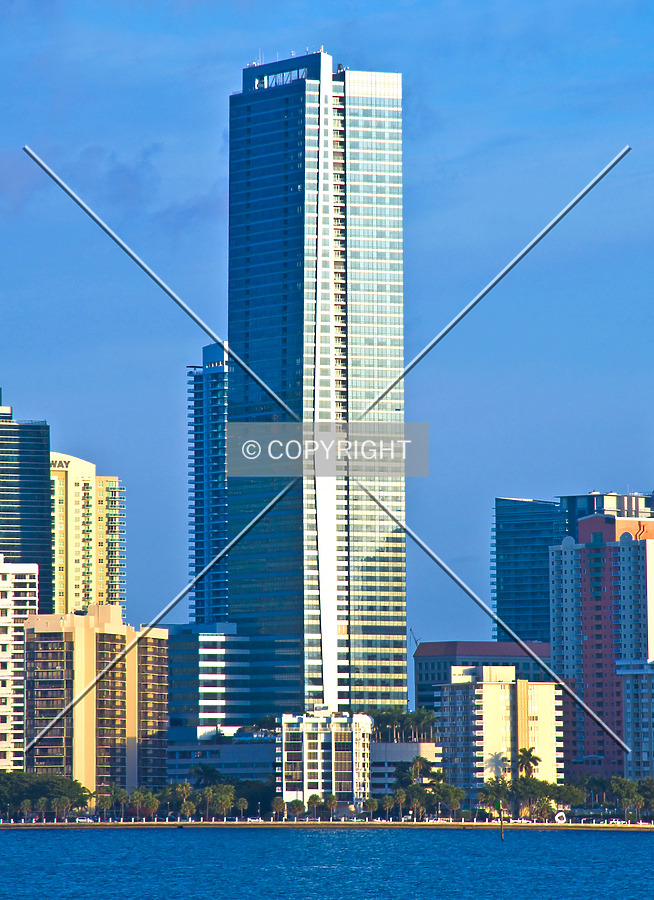 Four Seasons Hotel & Tower by Jorge Molina