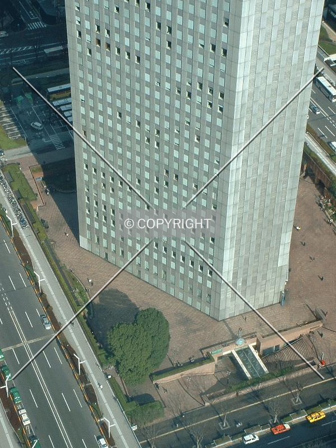 Shinjuku Sumitomo Building by Andrew Stewart