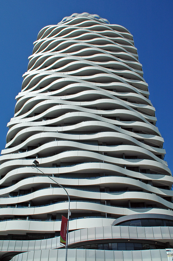 The Wave by John Bek
