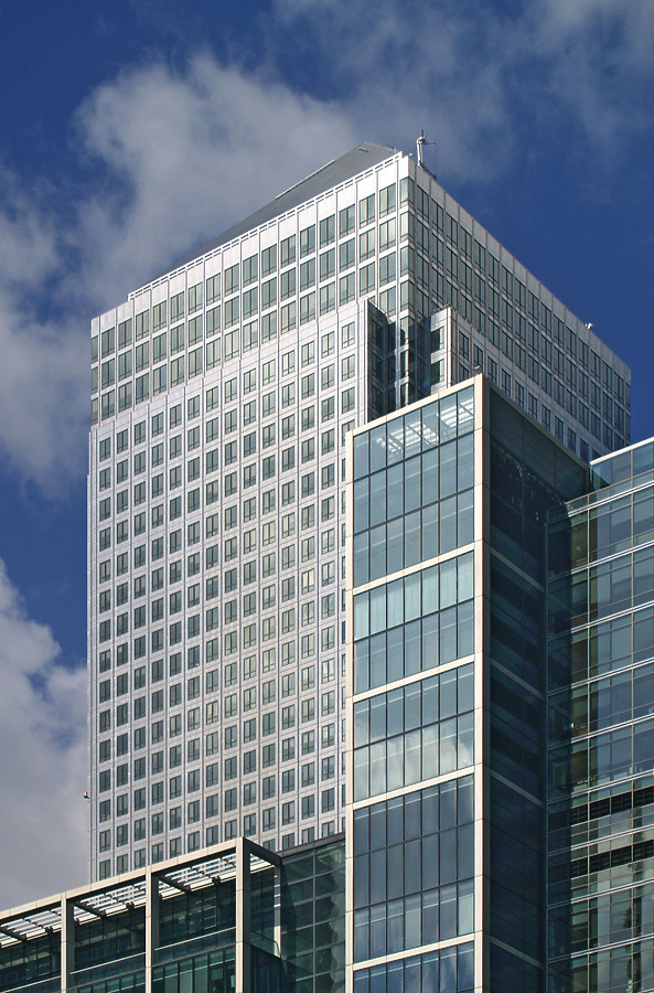 One Canada Square by Cesar Serrano