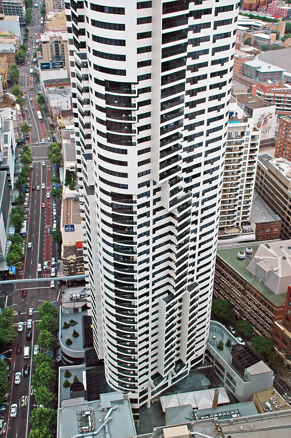 Meriton Tower by John Bek