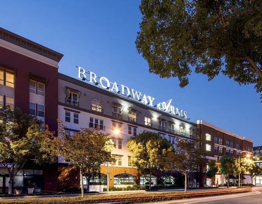 Broadway Arms Apartments by Selbert Perkins Design