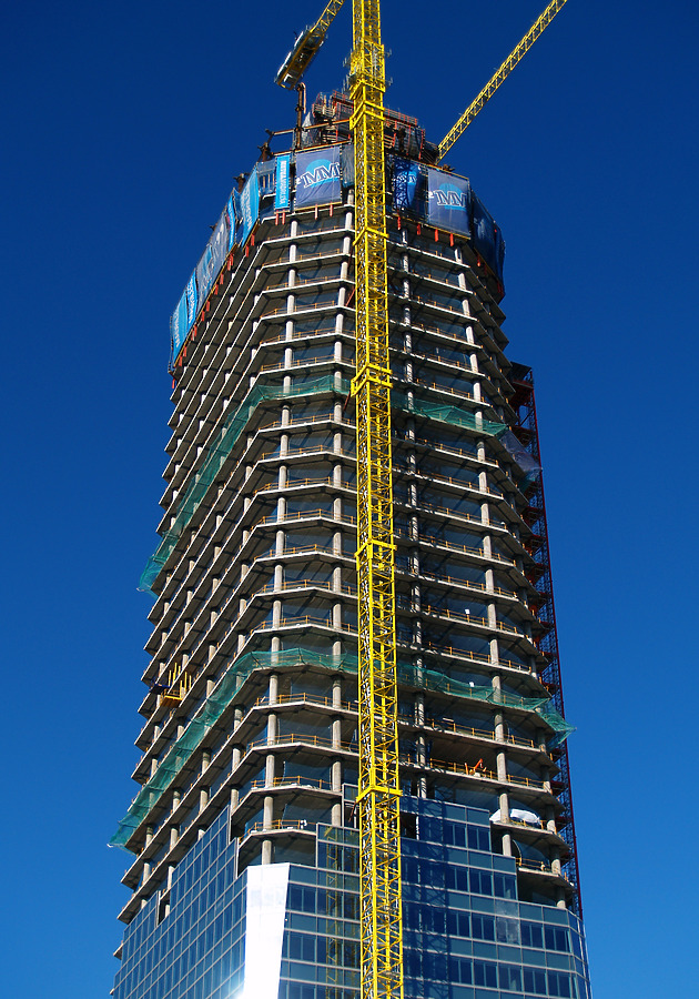 Torre de Cristal by Cesar Serrano