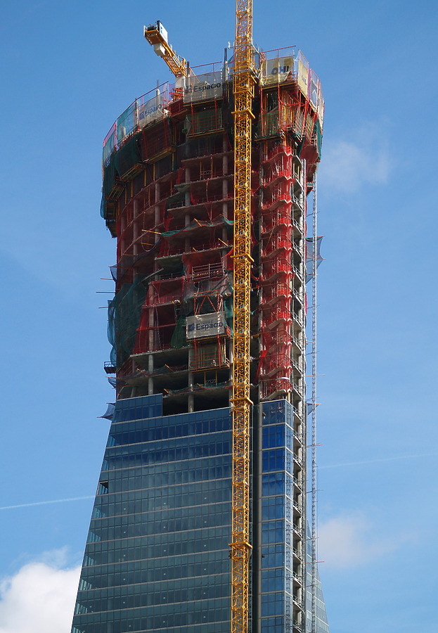 Torre Espacio by Cesar Serrano