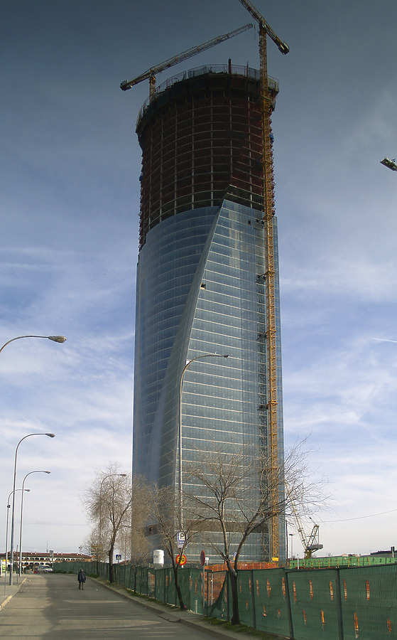Torre Espacio by Cesar Serrano