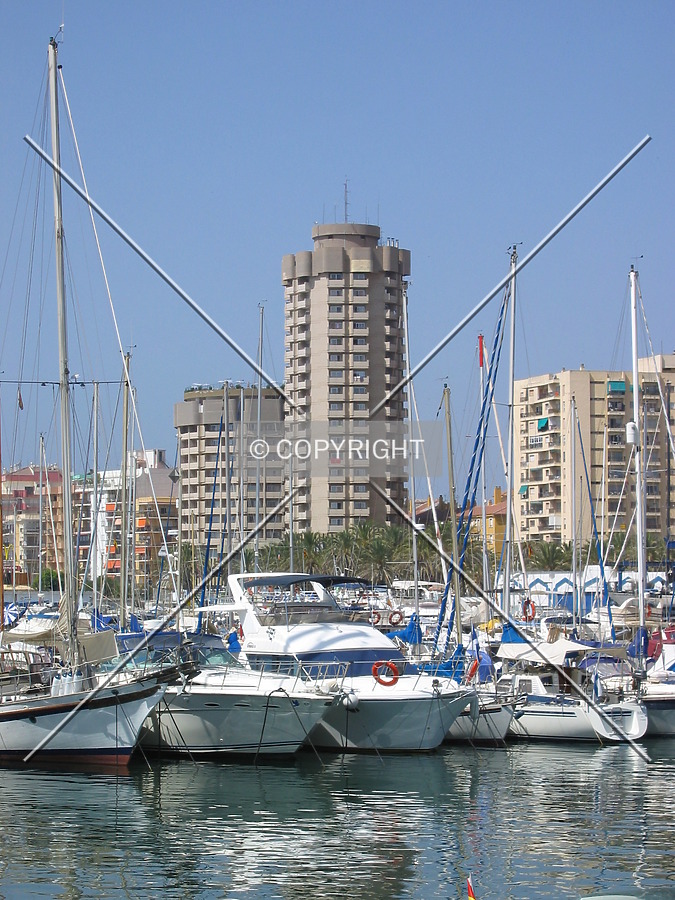 Hotel El Puerto by Victor Carcedo
