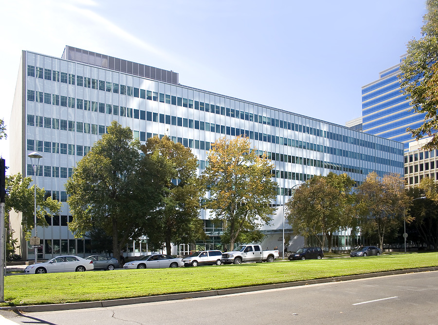 John E. Moss Federal Building by Jim Schwartz