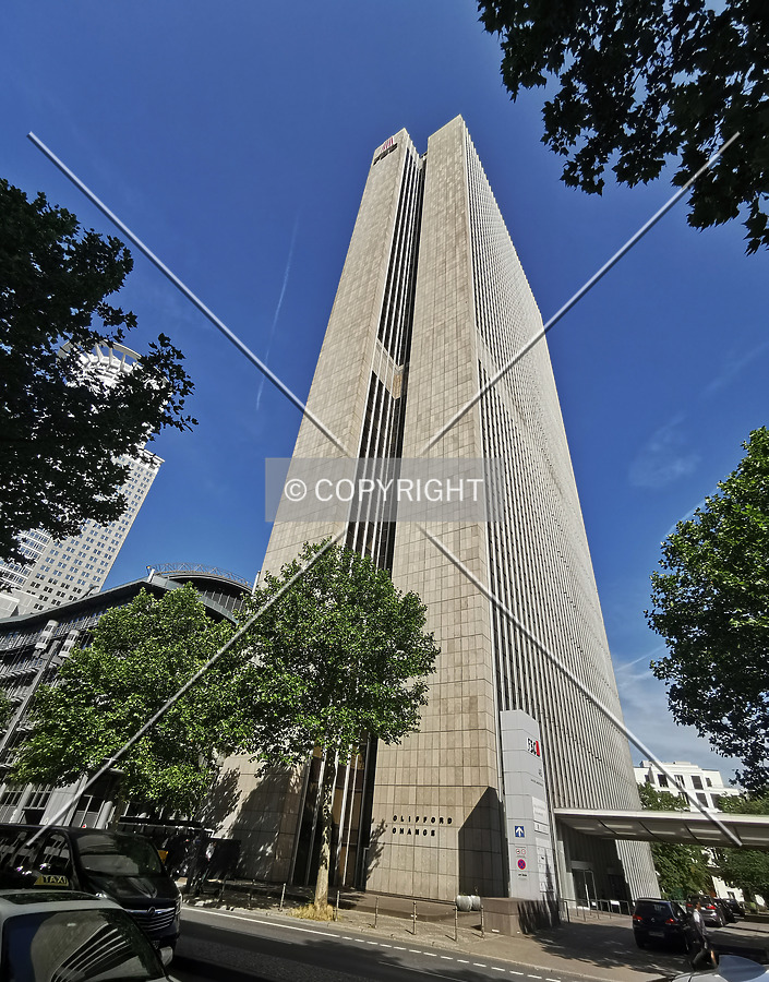 Frankfurter Büro Center by Nephilim
