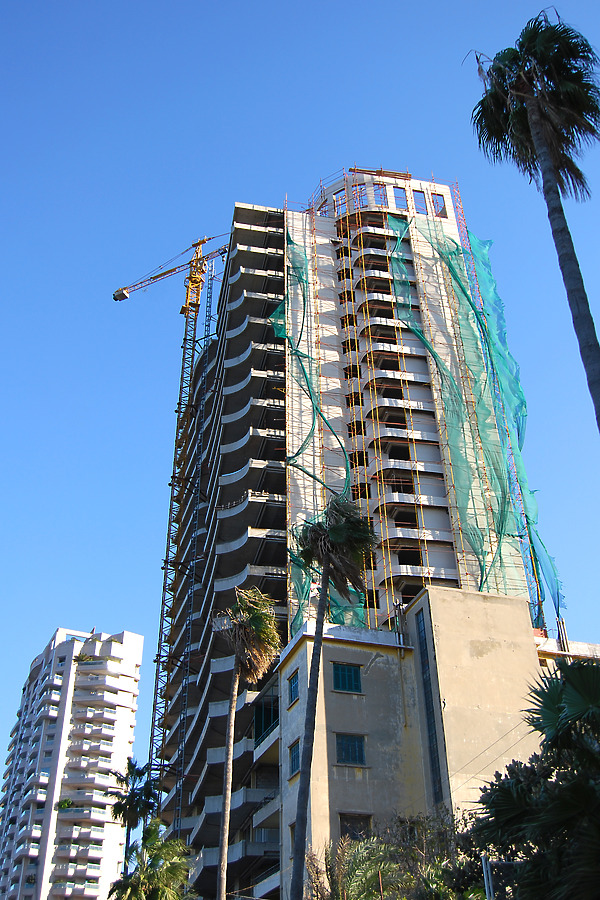 Horizon Tower Photo 536-706-880 - Stock Image - SKYDB