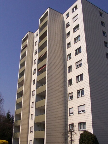 Otto-Hahn-Straße 1