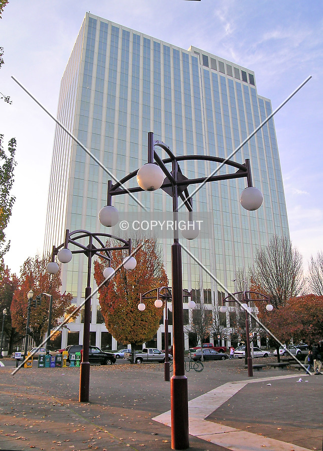 Lloyd Center Tower by Serdica