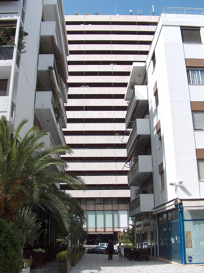 124 Kifissias Avenue by Gregory Maloukos
