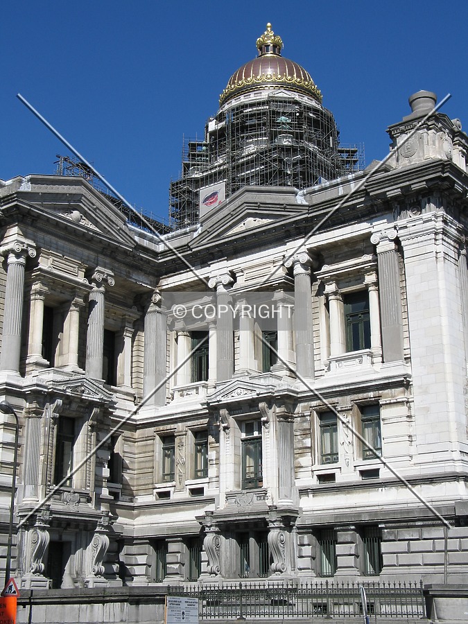 Palais de Justice / Justitiepaleis by Emmanuel D.