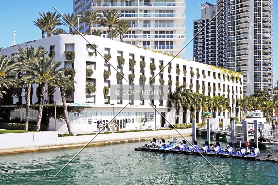 ICON at South Beach by Jorge Molina