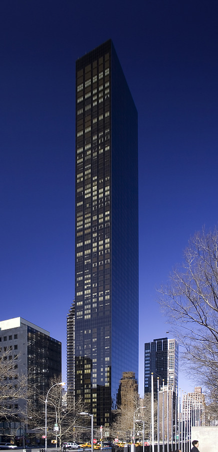 Trump World Tower by Pavel Toczynski