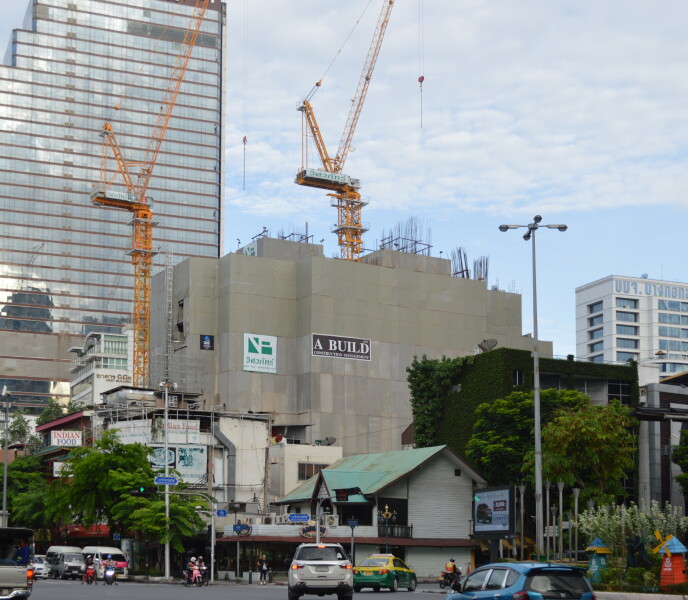 Ashton Silom