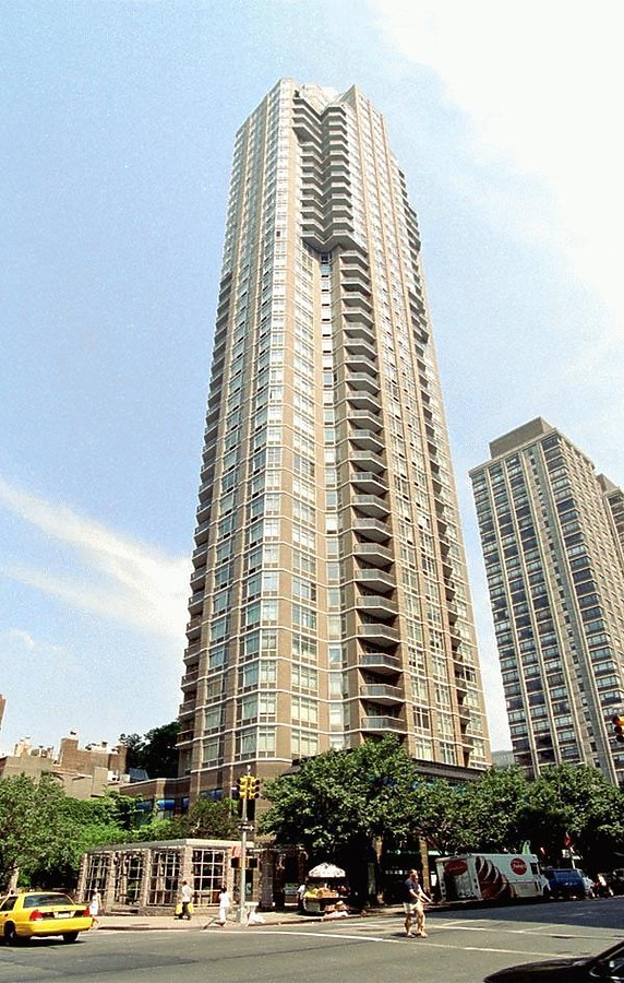The Royale Condominiums by Scott Murphy