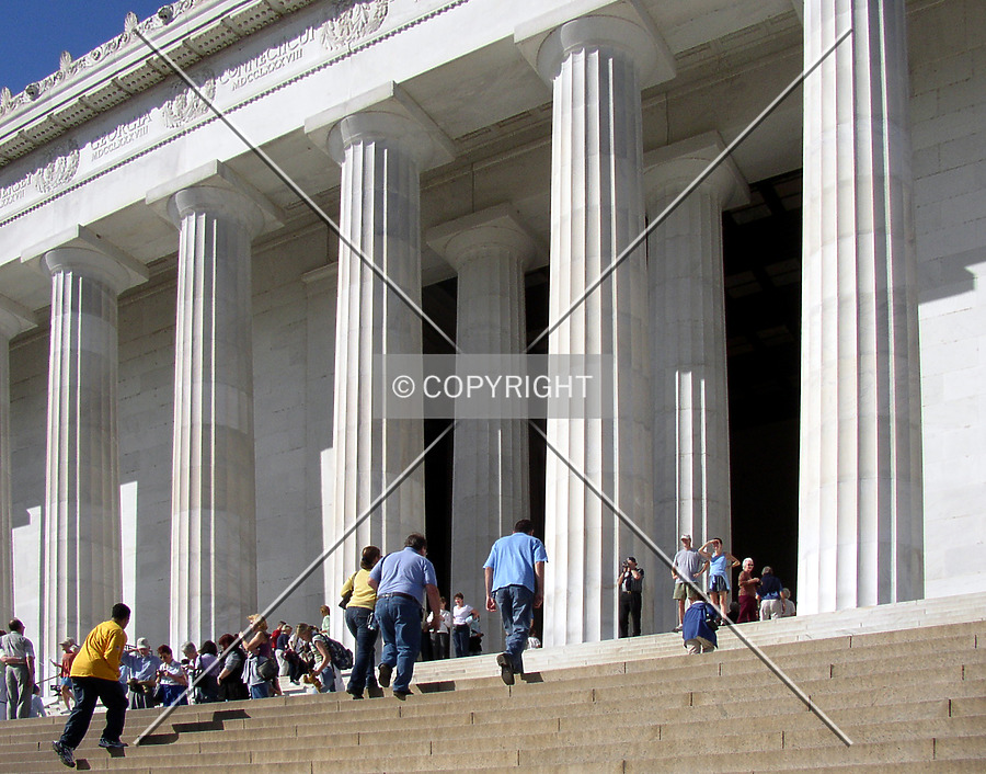 Lincoln Memorial by Chris Patriarca